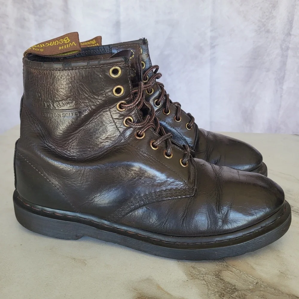 Dr. Martens 11822 Size 9 Men's Combat Biker Boots Brown Distressed